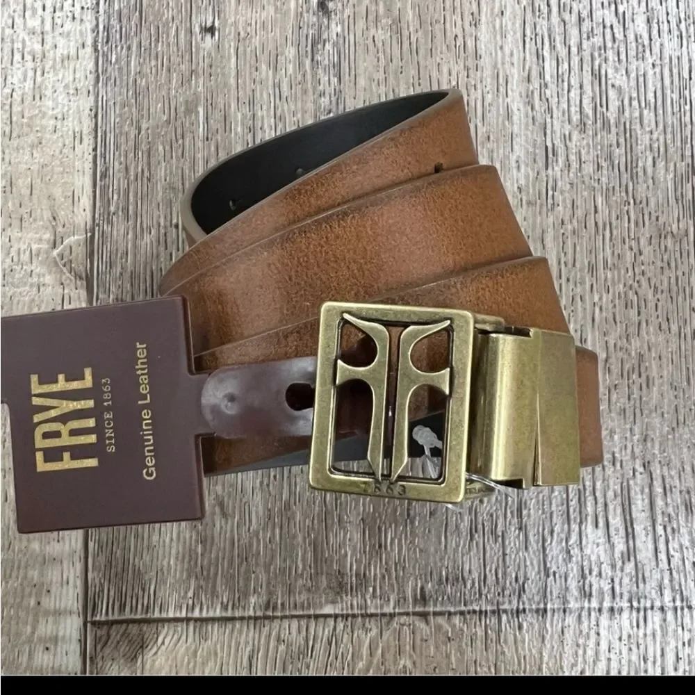 NWT Frye reversible belt